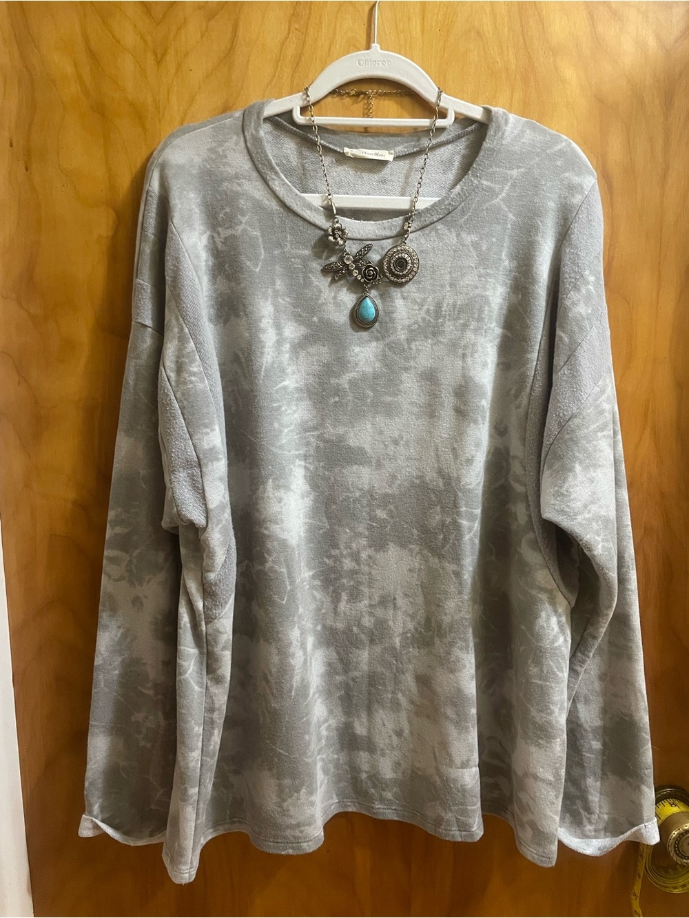 Women’s Long Sleeve Sporty Tie-Dye Tee - Gray